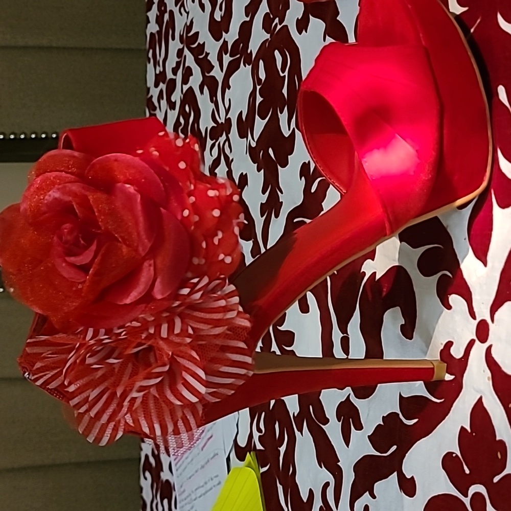 Shoes - Picture 2 of 3
